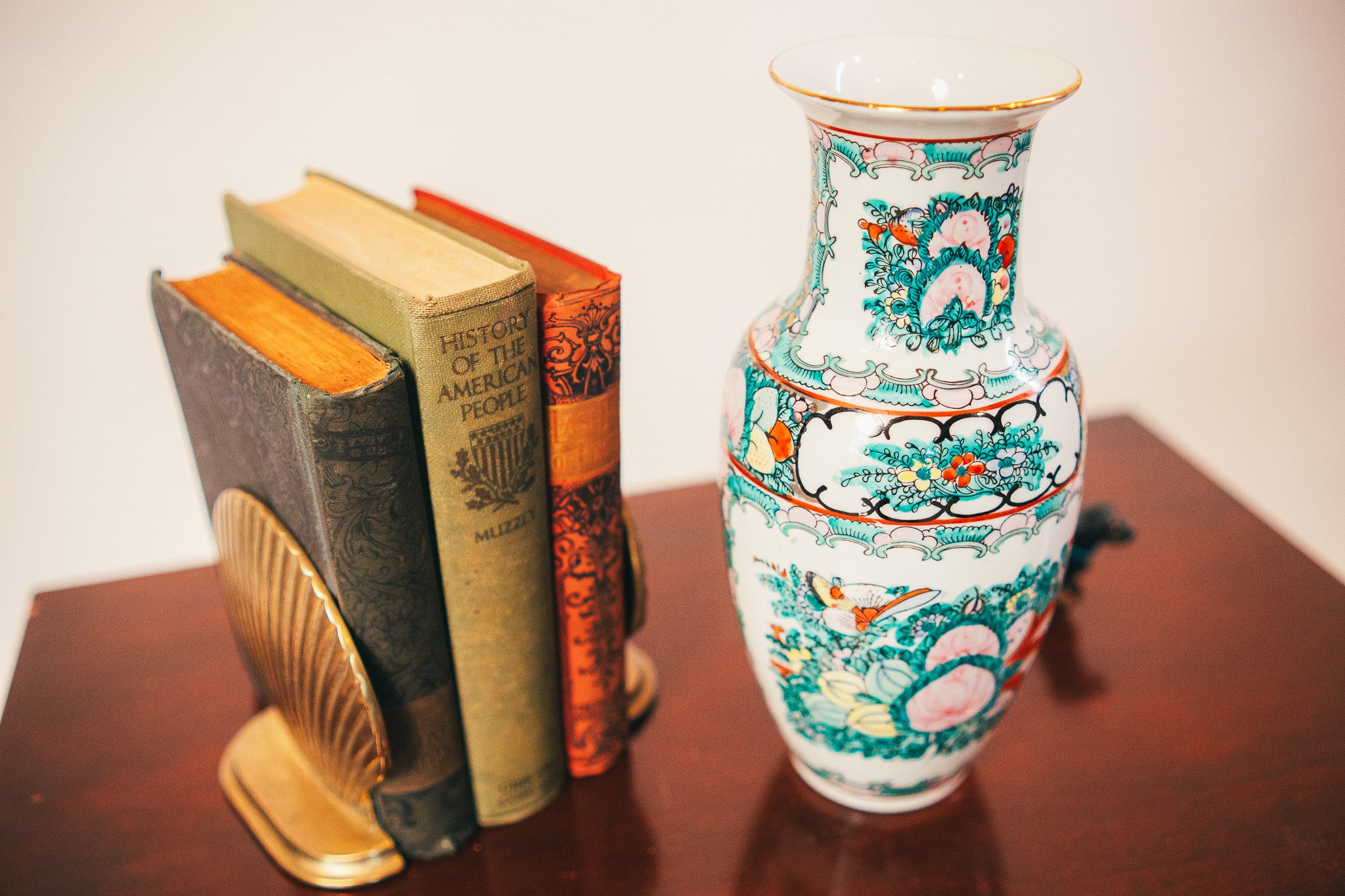 Chinese Export Famille Rose Medallion Porcelain Vase