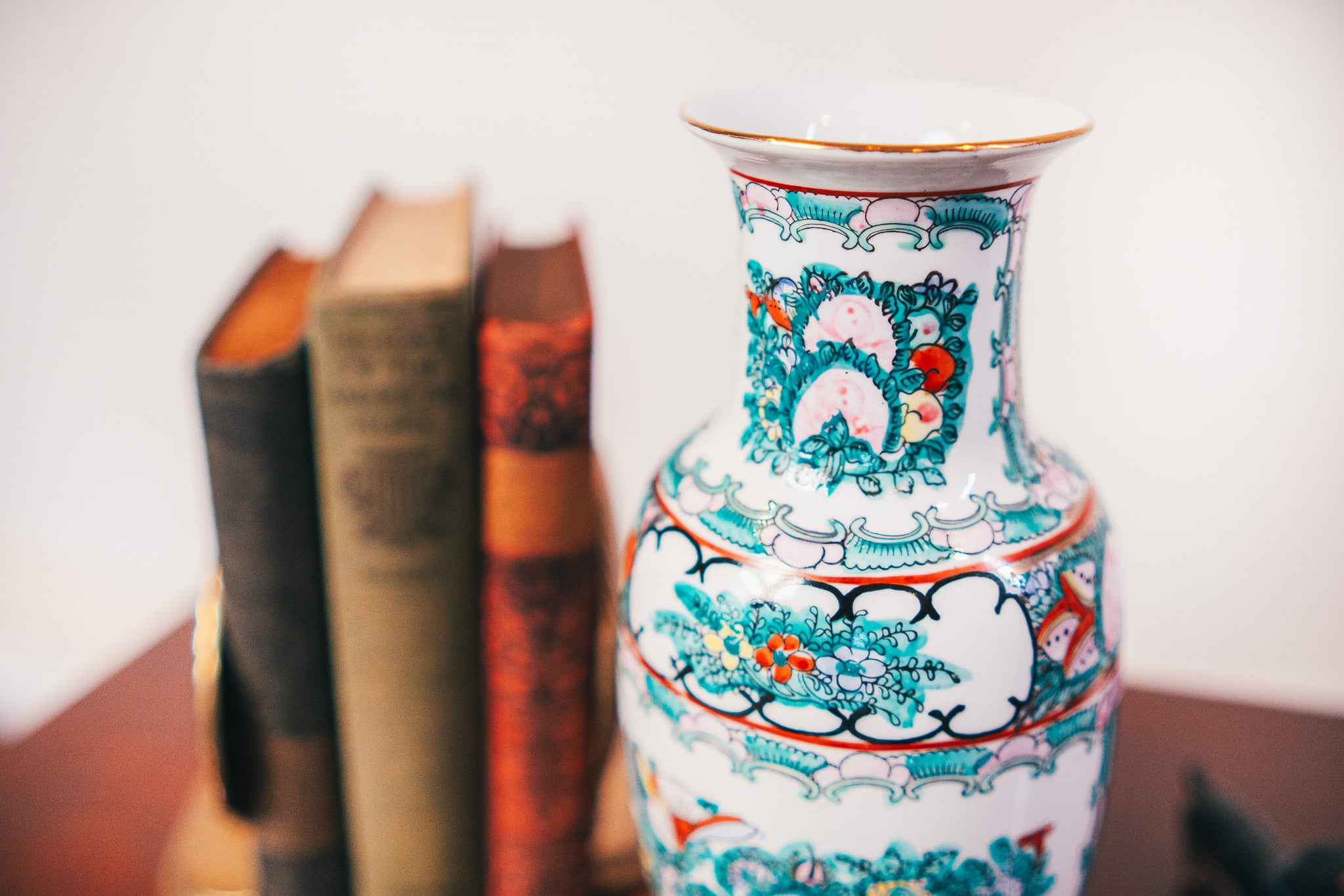 Chinese Export Famille Rose Medallion Porcelain Vase