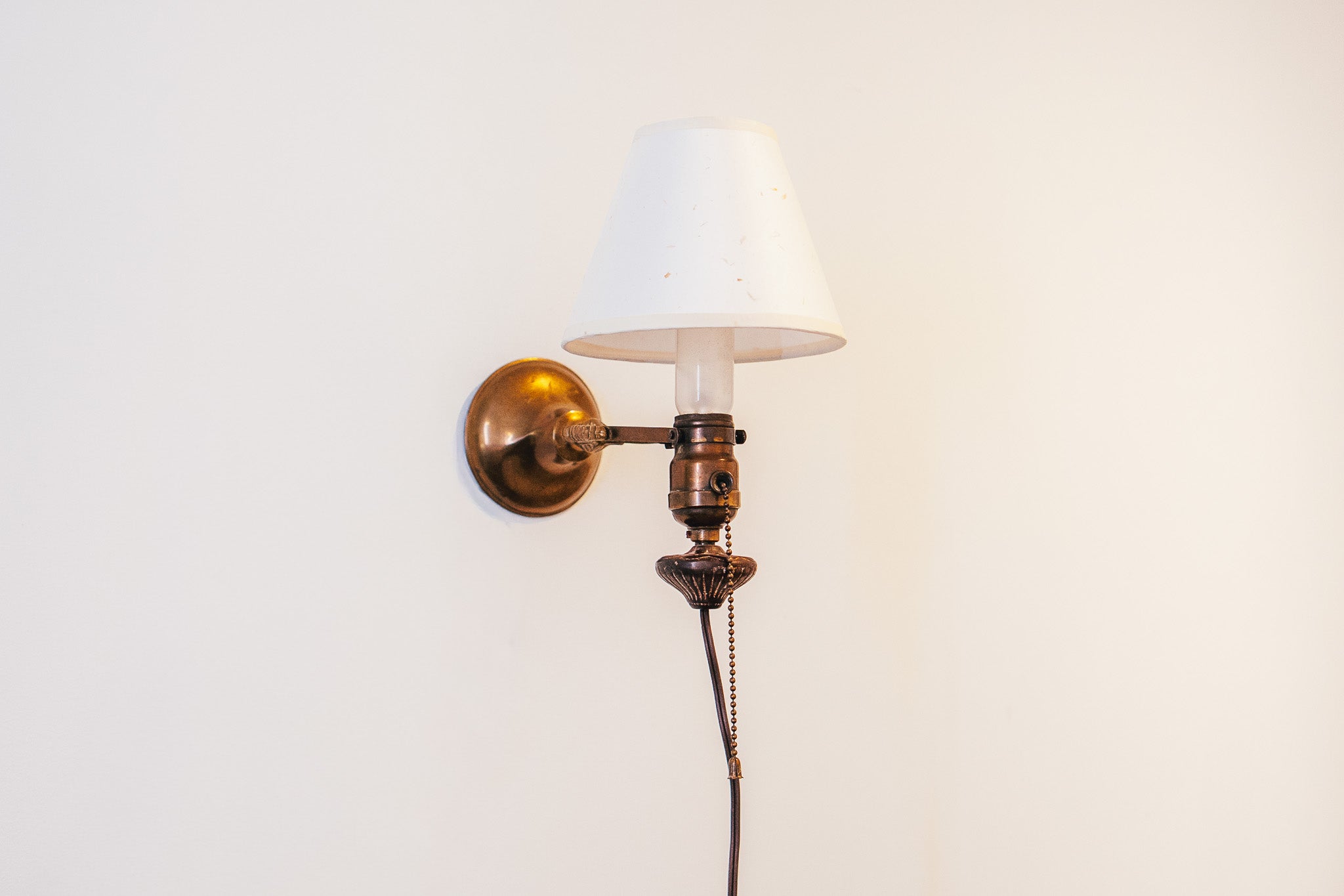 Vintage Solid Brass Nautical Gimbaled Accent Lamp (with shade)
